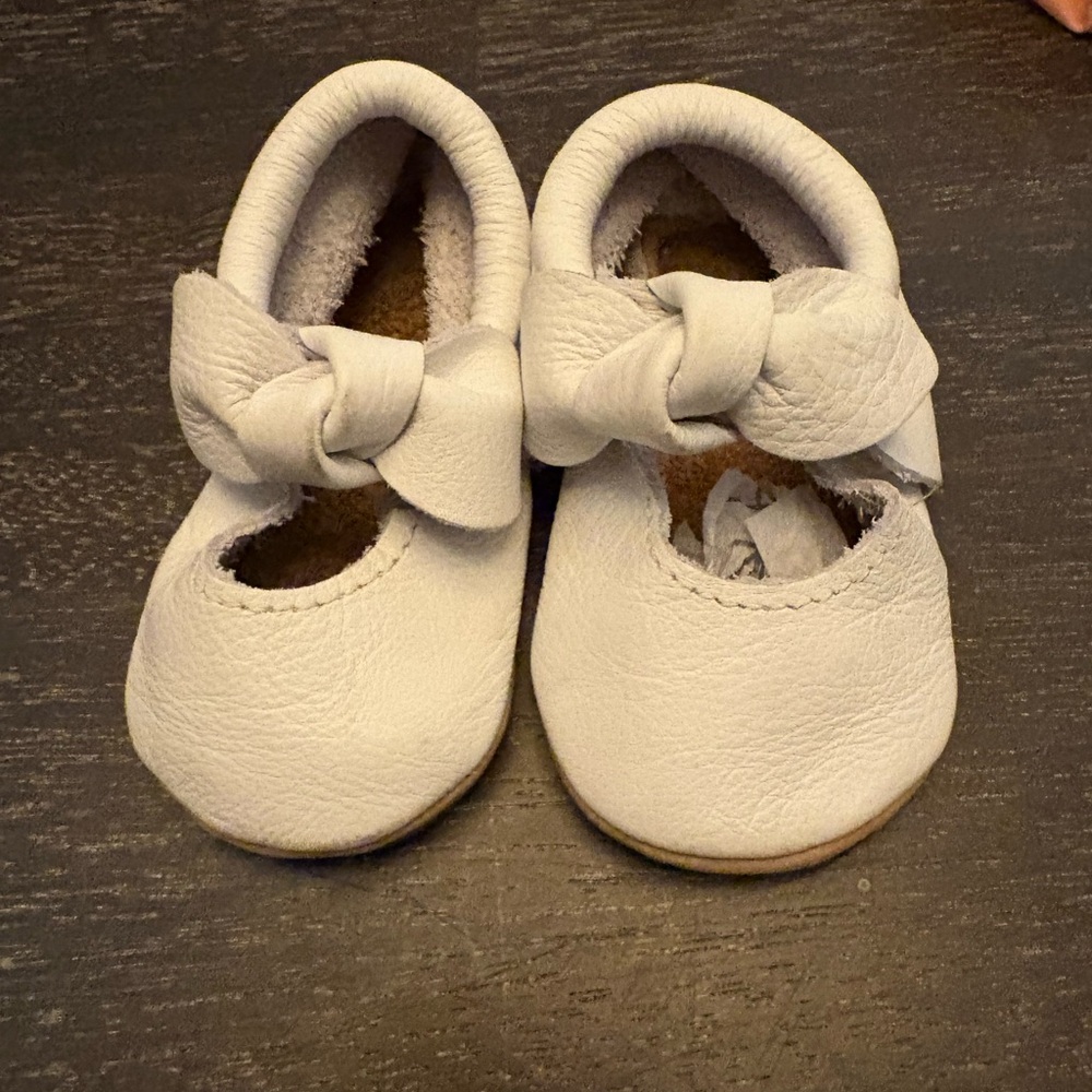 Freshly Picked Leather Baby Moccasins - white